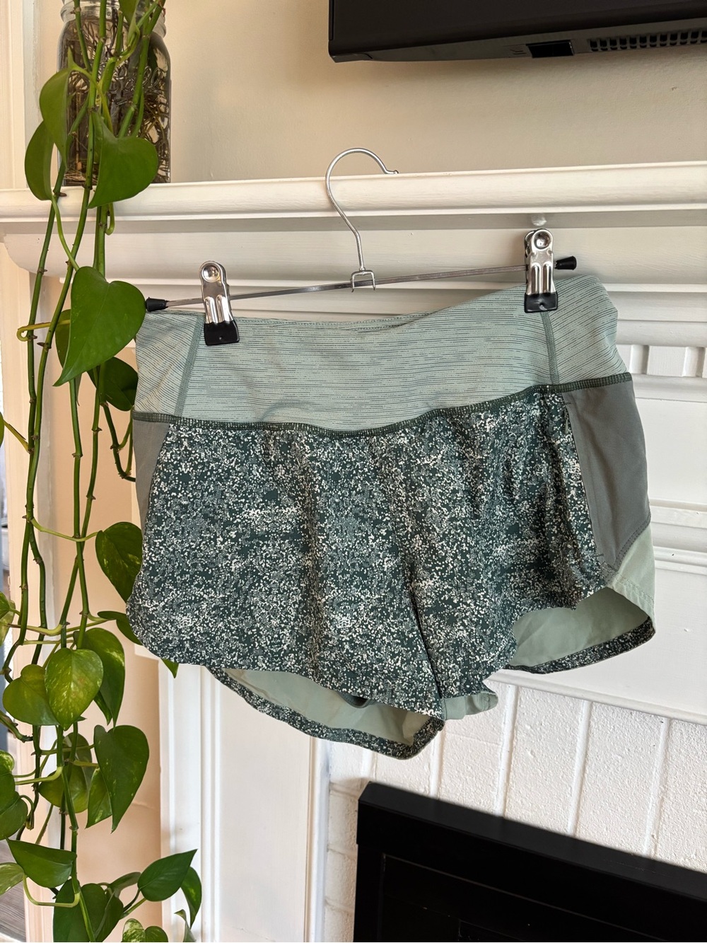 Outdoor Voices Hudson Shorts Small Speckled Green